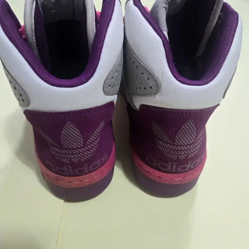 [SOLD OUT] 아디다스 여성 하이탑 운동화 보라/핑크