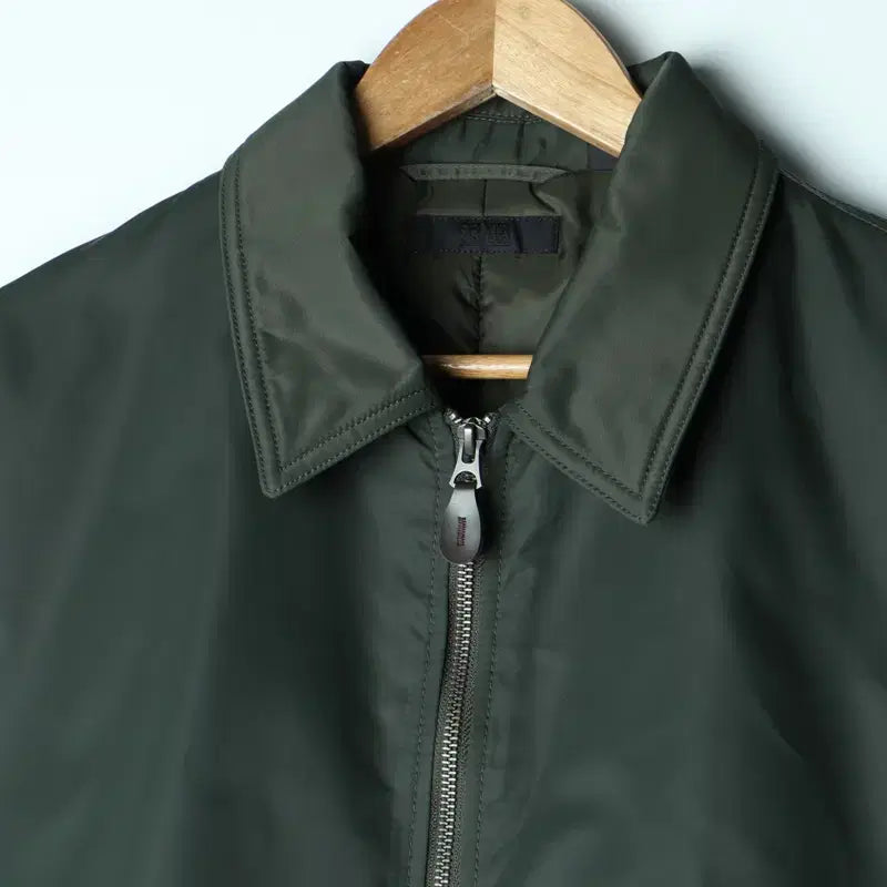 [BUNJANG] Uniqlo Windbreaker Jacket / (XL-2XL) 유니클로 집업 바람막이 점퍼자켓 항공 카키-17CBB