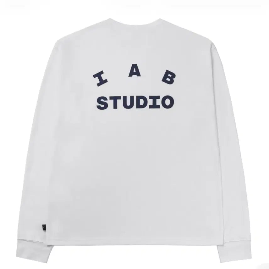 [BUNJANG] IAB Studio White Navy Long Sleeve T-shirt / [M-L] 아이앱 스튜디오 백로고 화이트 네이비 롱슬리브