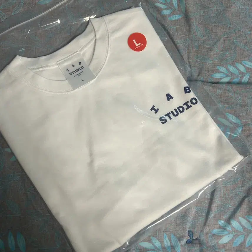 [BUNJANG] IAB Studio White Navy Long Sleeve T-shirt / [M-L] 아이앱 스튜디오 백로고 화이트 네이비 롱슬리브