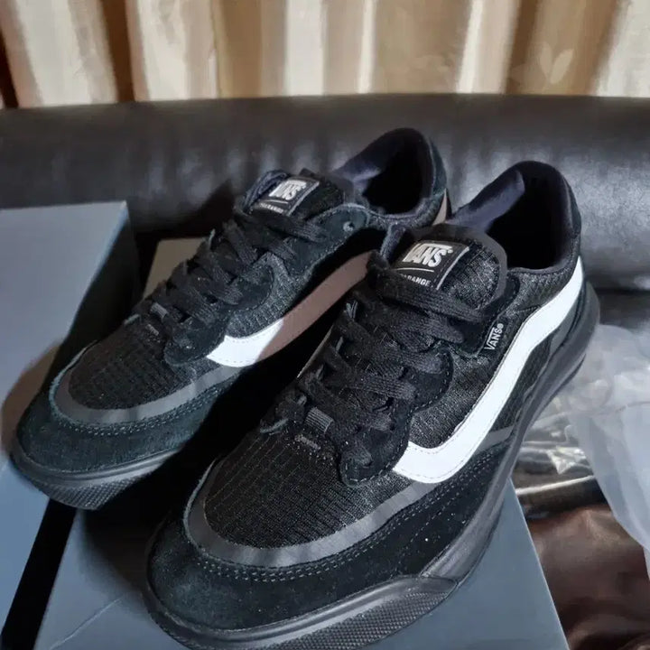 [BUNJANG] Vans UltraRange 2.0 MTE Black Sneakers / 반스 MTE 울트라레인지 2.0 블랙 270 새상품