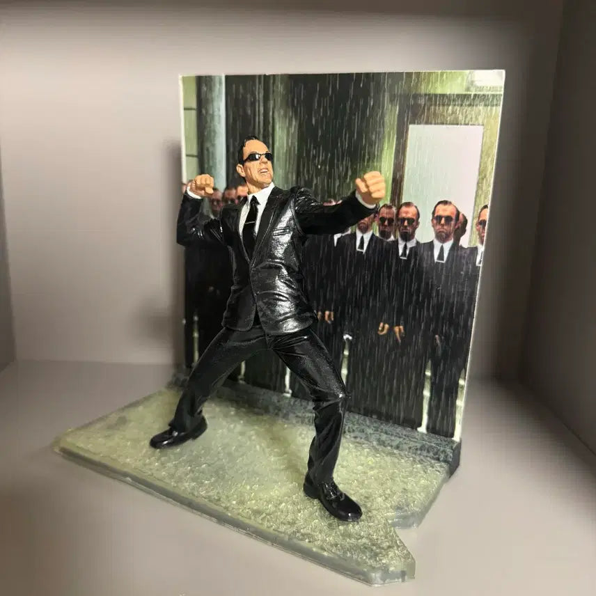 [BUNJANG] McFarlane Matrix Agent Smith Figure / 맥팔레인 매트릭스 에이전트 스미스 피규어 판매합니다