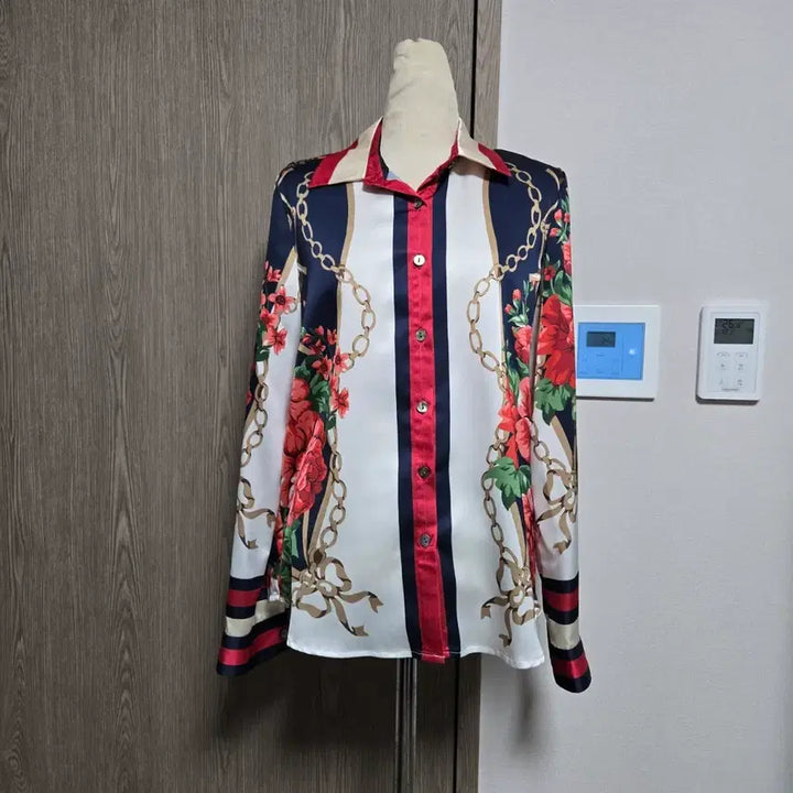 [BUNJANG] Tomato Vintage Floral Chain Pattern Blouse / 고급스런 플라워 체인 패턴 블라우스 m