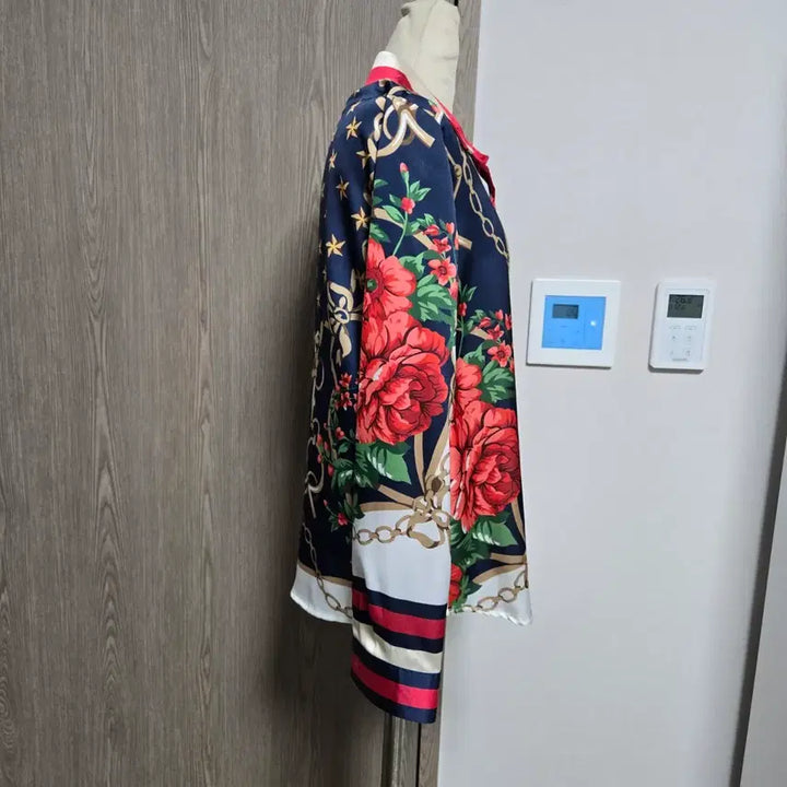 [BUNJANG] Tomato Vintage Floral Chain Pattern Blouse / 고급스런 플라워 체인 패턴 블라우스 m