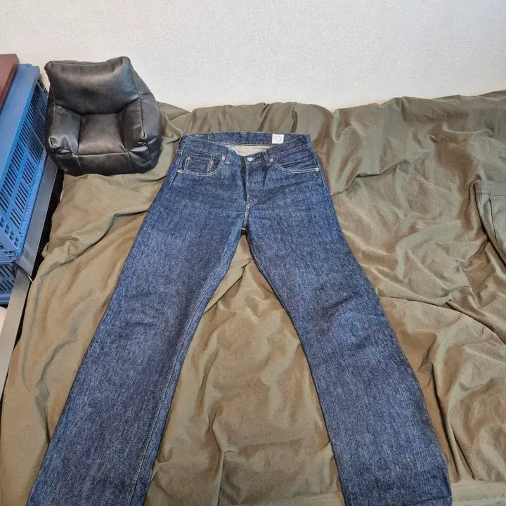[SOLD OUT] 오어슬로우 1size 105 one wash 스탠다드셀비지데님