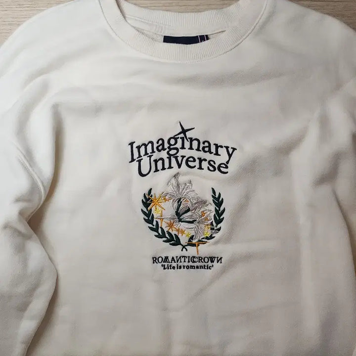 [SOLD OUT] 로맨틱크라운 로맨틱 릴리 스웨트 셔츠 오트밀 맨투맨 s