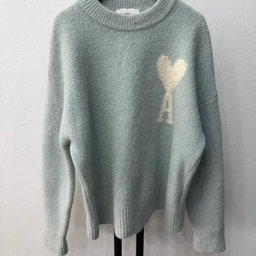 [BUNJANG] AMI 24SS Oversized Heart Logo Knit Sweater (Size S) / 정품) AMI 아미 여성 24ss 오버핏 하트 로고 니트 S