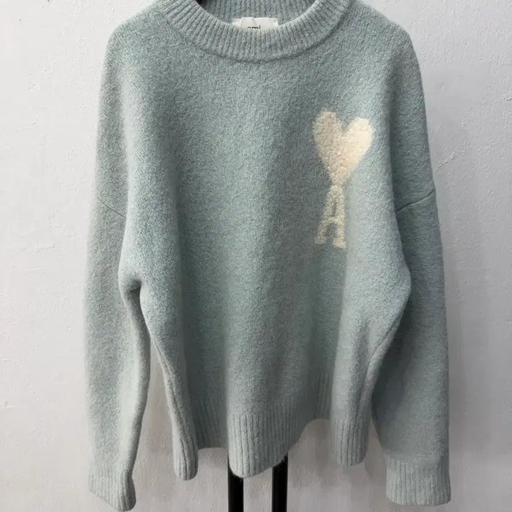 [BUNJANG] AMI 24SS Oversized Heart Logo Knit Sweater (Size S) / 정품) AMI 아미 여성 24ss 오버핏 하트 로고 니트 S