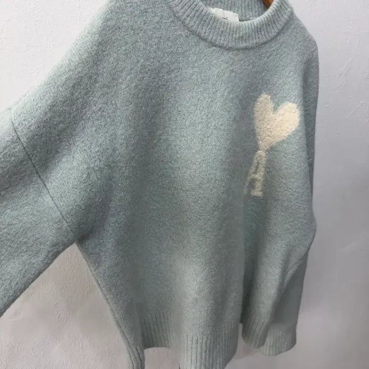 [BUNJANG] AMI 24SS Oversized Heart Logo Knit Sweater (Size S) / 정품) AMI 아미 여성 24ss 오버핏 하트 로고 니트 S
