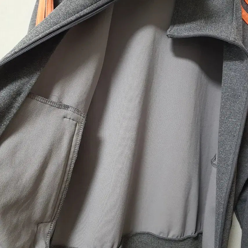 [BUNJANG] Adidas Three-Stripe Track Top Gray/Orange (Size 90) / 4)아디다스 삼선 트랙탑 그레이/오렌지 90