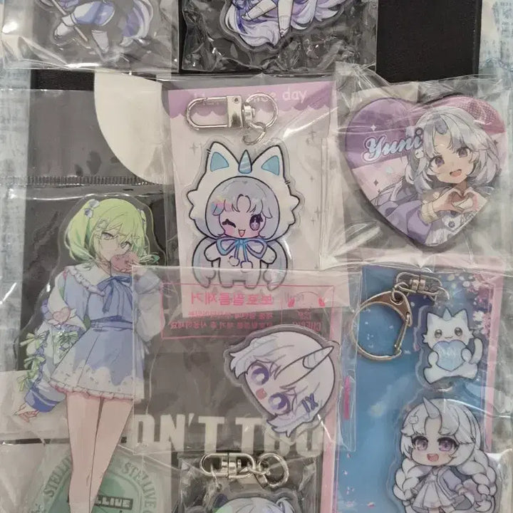 [BUNJANG] Stellive Acrylic, Keyring, Can Badge Bundle Set / 스텔라이브 아크릴 키링, 캔뱃지 일괄