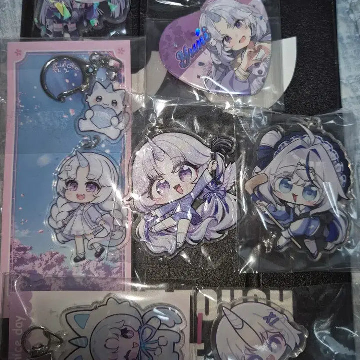 [BUNJANG] Stellive Acrylic, Keyring, Can Badge Bundle Set / 스텔라이브 아크릴 키링, 캔뱃지 일괄