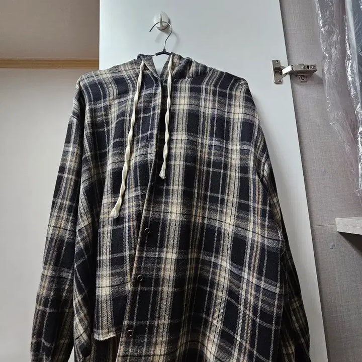 [SOLD OUT] 워니 배색 단추 오버핏 후드 긴팔 체크 남방