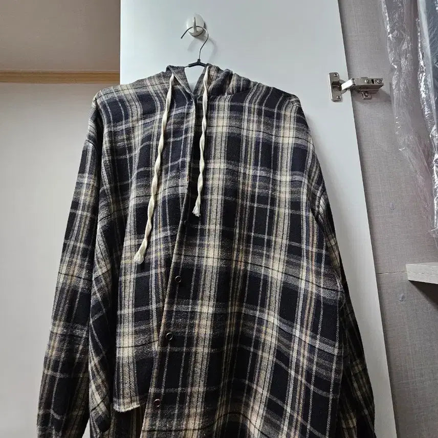 [SOLD OUT] 워니 배색 단추 오버핏 후드 긴팔 체크 남방