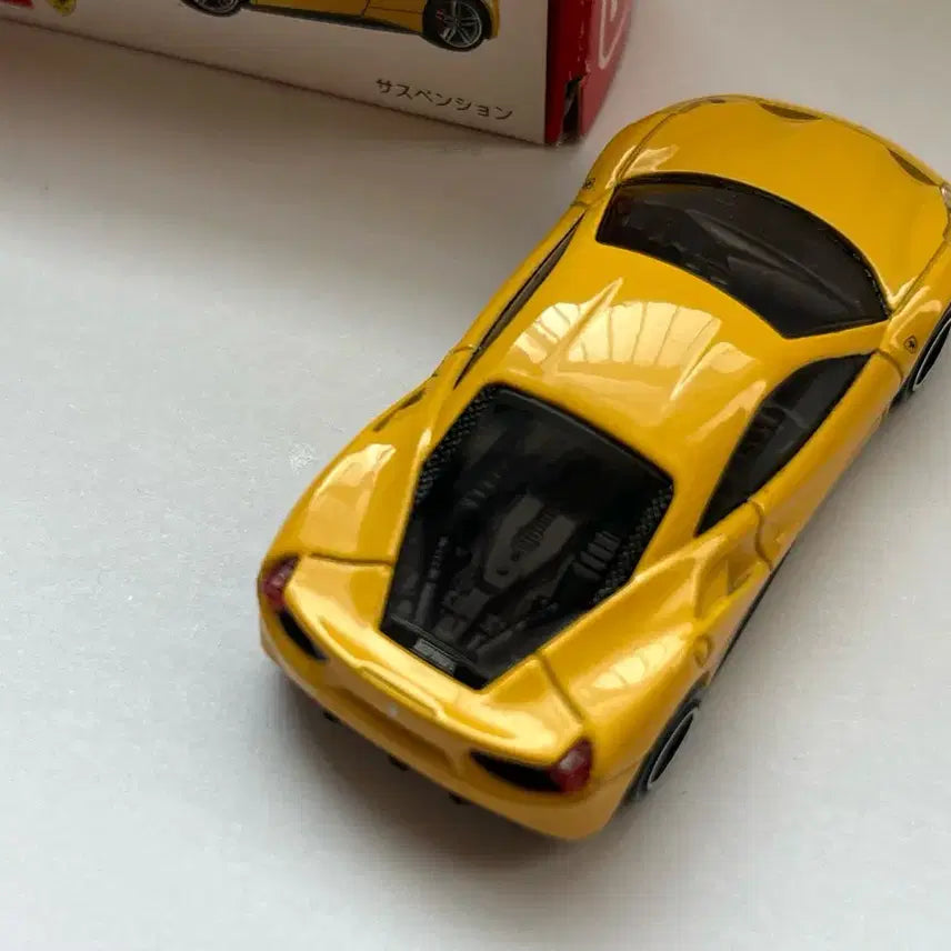 [BUNJANG] Tomica Ferrari 488 GTB Special Edition Diecast Model / (단종)페라리 토미카 488 GTB (초회특별컬러한정)