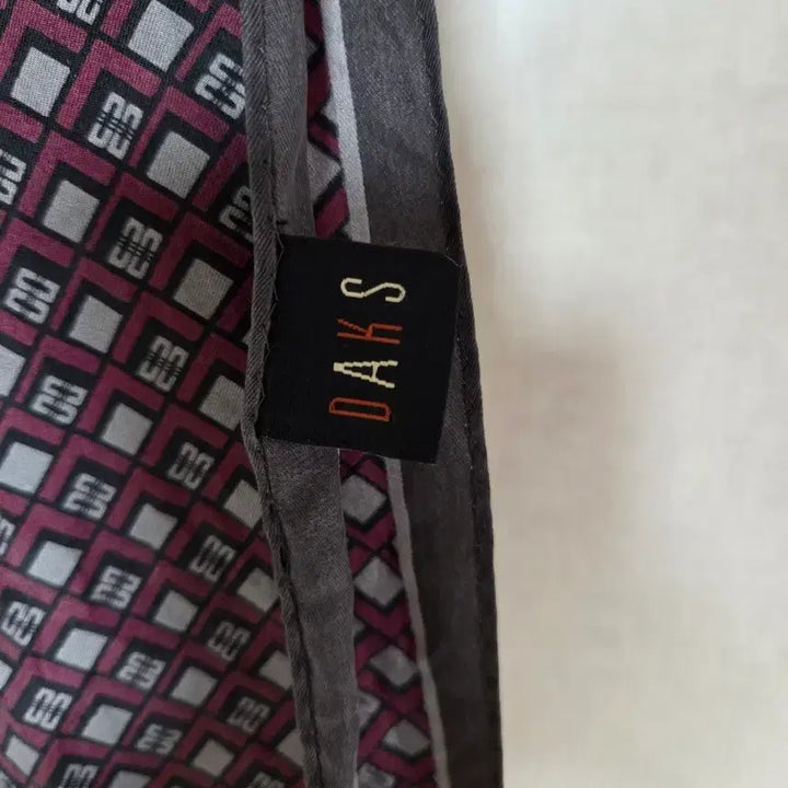 [BUNJANG] DAKS Check Pattern Silk Scarf / DAKS 체크 패턴 실크스카프