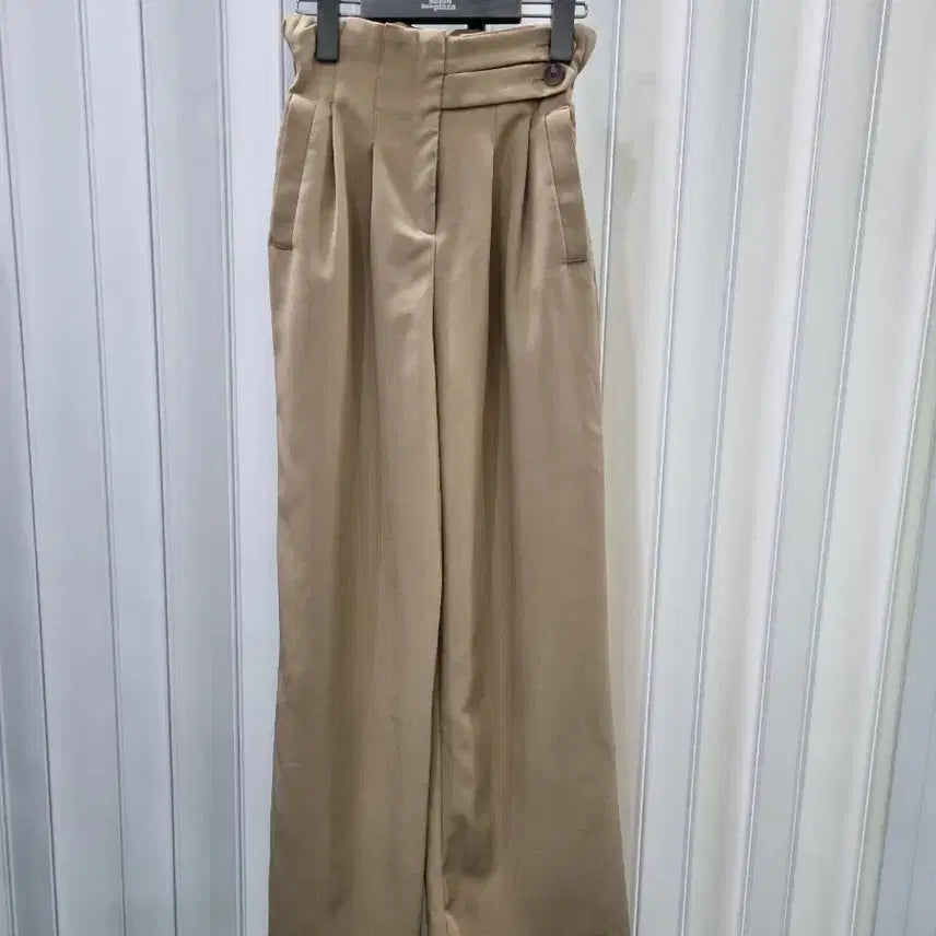 [BUNJANG] Beige Pleated Wide Pants / 베이지 와이드 플리츠 바지