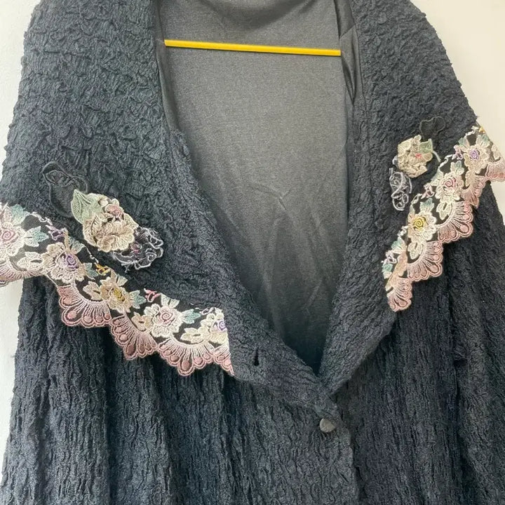 [BUNJANG] Ekumi Vintage Embroidered Lace Cardigan / 에쿠미 빈티지 자수 레이스 가디건