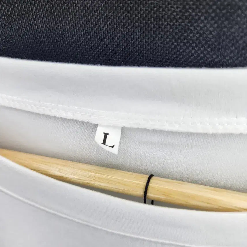 [SOLD OUT] 화이트 프린팅 긴팔 티셔츠