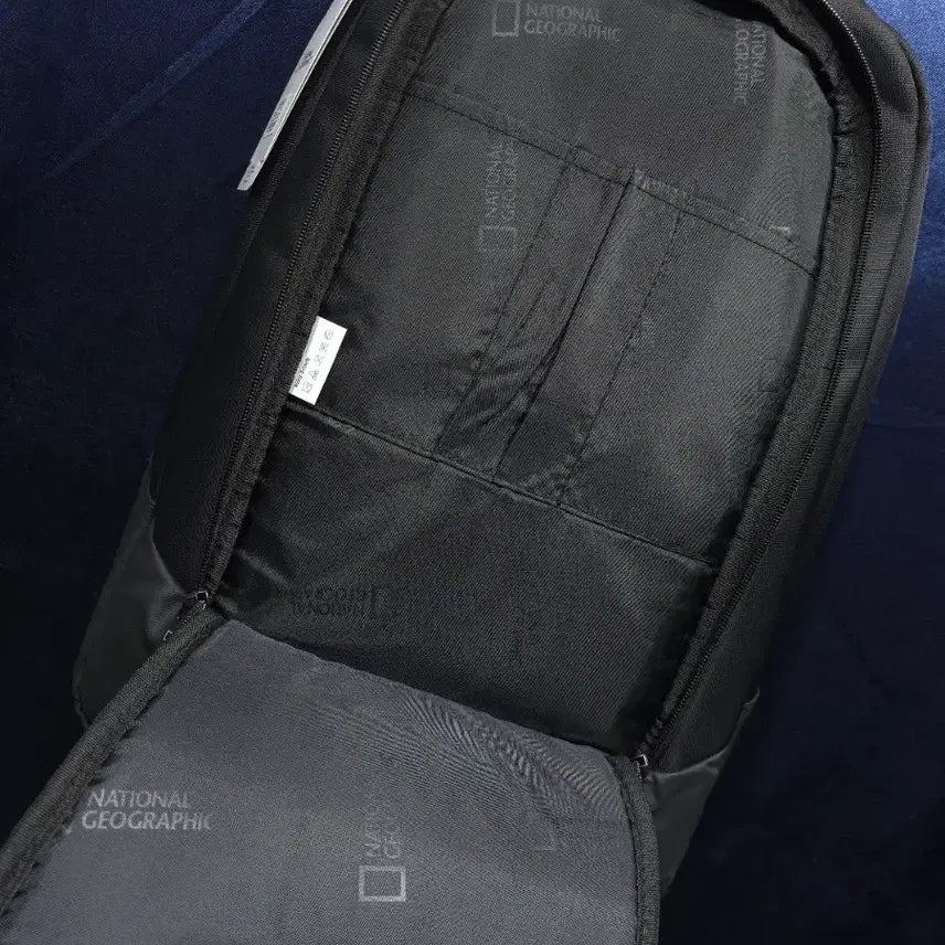 [BUNJANG] National Geographic Original Square Backpack (Unused) / 내셔널지오그래픽 오리지널 스퀘어 백팩(미사용)