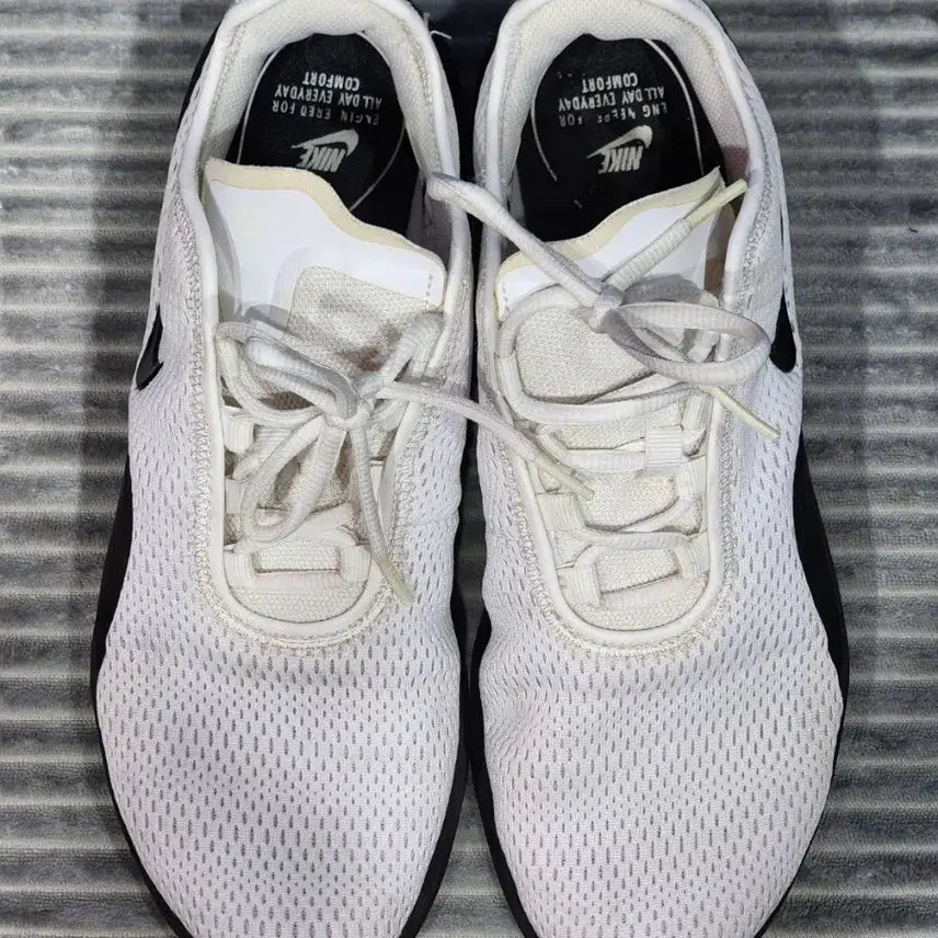[BUNJANG] Nike Air Max Motion 2 Sneakers 275 / 나이키 에어맥스 모션2 운동화 275