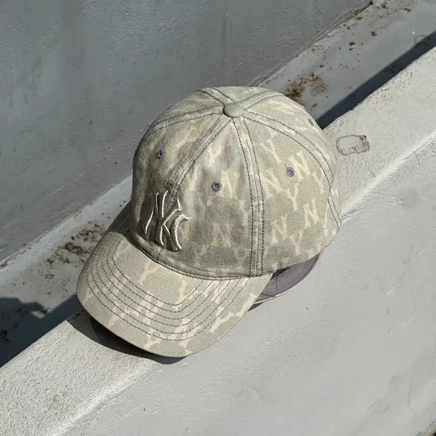 [BUNJANG] MLB New York Yankees Pattern Ball Cap / [F] MLB 엠엘비 뉴욕양키스 패턴 볼캡 모자