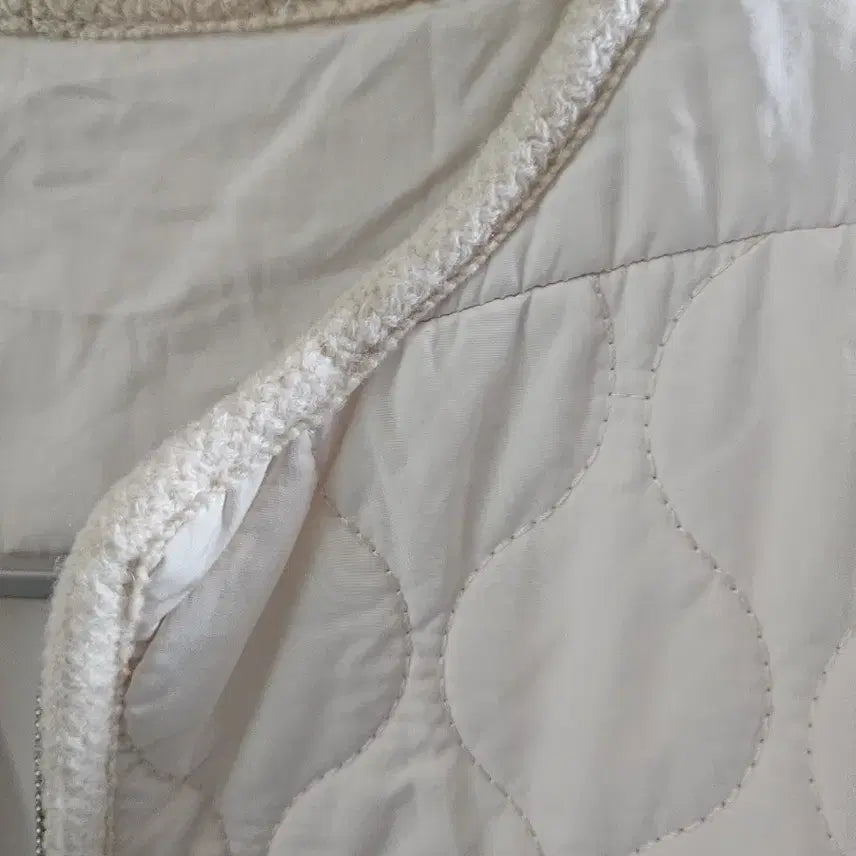 [BUNJANG] Unbranded Lightweight Padded Jacket (Ivory) - Women&