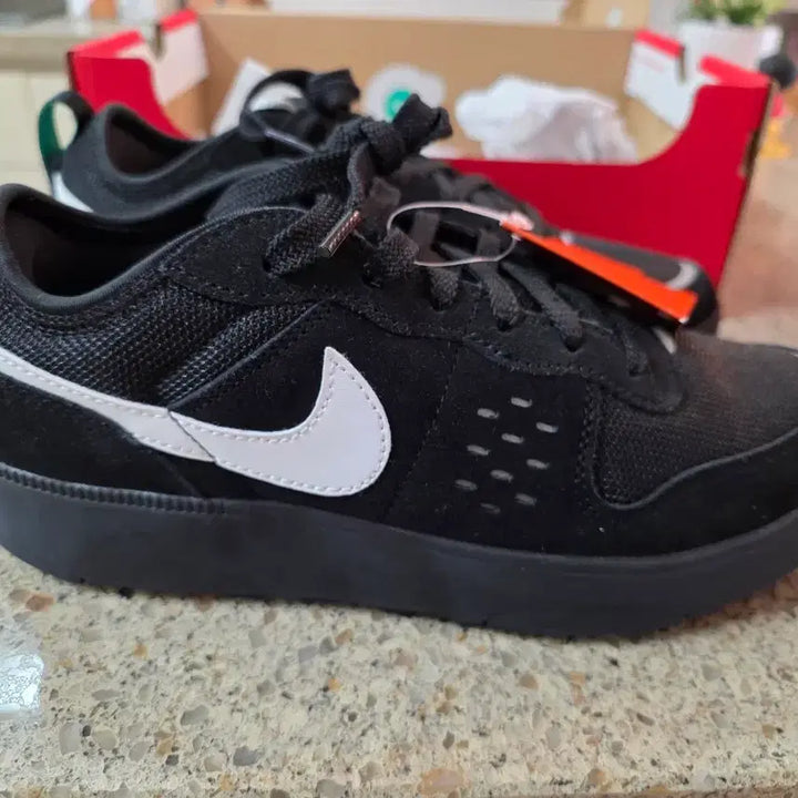 [BUNJANG] Nike Black Sneakers 240mm / 나이키 240mm 블랙 운동화 새상품