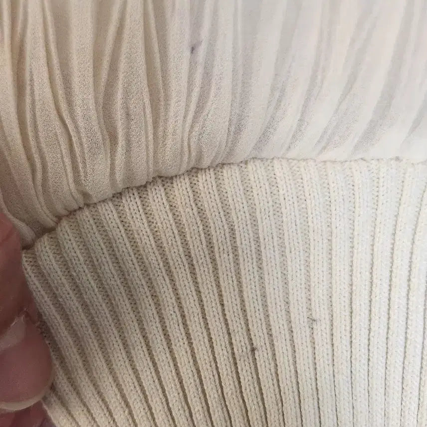 [BUNJANG] Satin Pleated Sleeve Knit Top / SATIN 플리츠 소매 니트 S