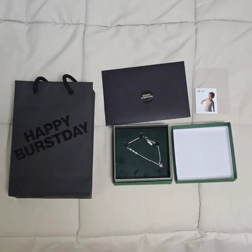 [BUNJANG] SEVENTEEN Mingyu Bracelet + Sticker / 세븐틴 역조공 팔찌 + 민규 띠부씰