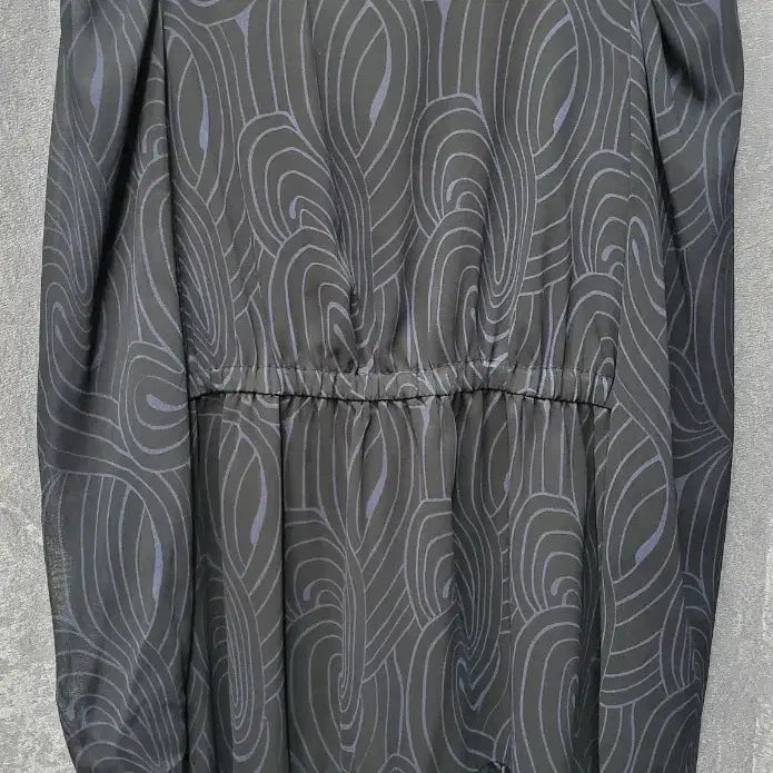 [BUNJANG] ZARA Abstract Pattern Frill Mini Dress (Size L) / [ZARA] 자라 하이넥 추상 패턴 프릴 미니 원피스 (L사이즈)