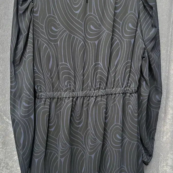[BUNJANG] ZARA Abstract Pattern Frill Mini Dress (Size L) / [ZARA] 자라 하이넥 추상 패턴 프릴 미니 원피스 (L사이즈)