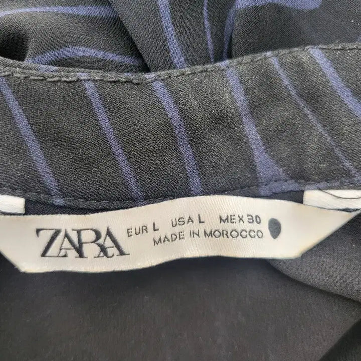 [BUNJANG] ZARA Abstract Pattern Frill Mini Dress (Size L) / [ZARA] 자라 하이넥 추상 패턴 프릴 미니 원피스 (L사이즈)