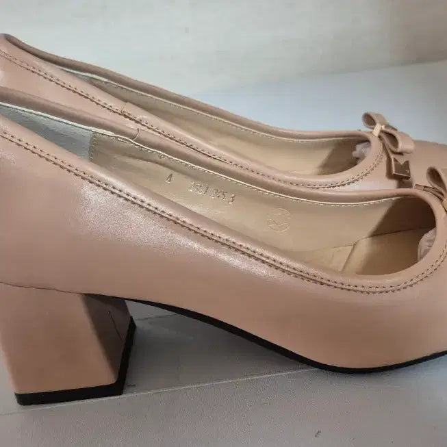 [BUNJANG] Pink Beige Ribbon Pumps Handmade Shoes / (새상품)발편한 핑크 베이지 리본 펌프스 수제화
