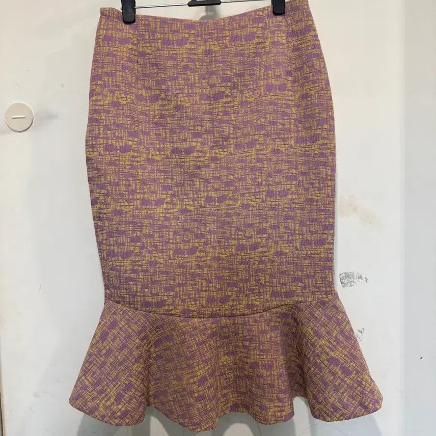 [BUNJANG] The Silhouette Spring Jacquard Skirt / 더실루엣 스프링 자가드 스커트