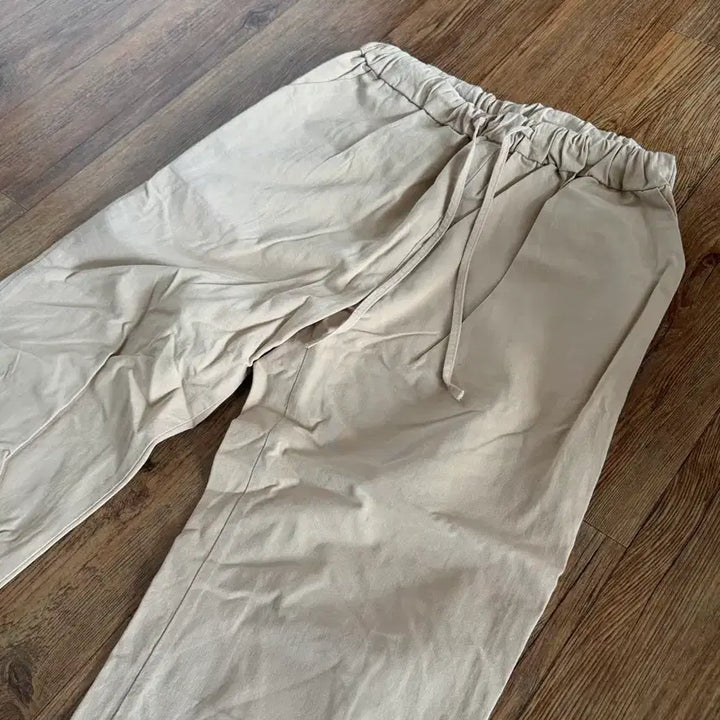 [BUNJANG] Beige Elastic Waist Pants - New / 베이지 고무줄바지 새상품