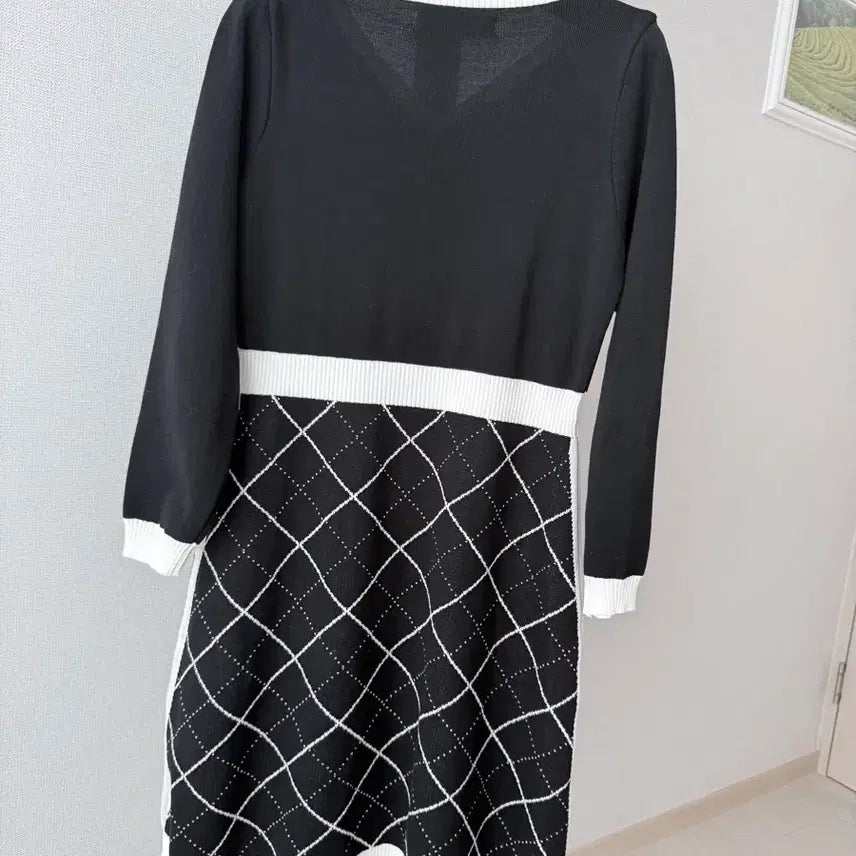 [BUNJANG] Lash Commune Black Knit Mini Dress with Ribbon and Brooch / Lash Commune 블랙 니트 미니 원피스