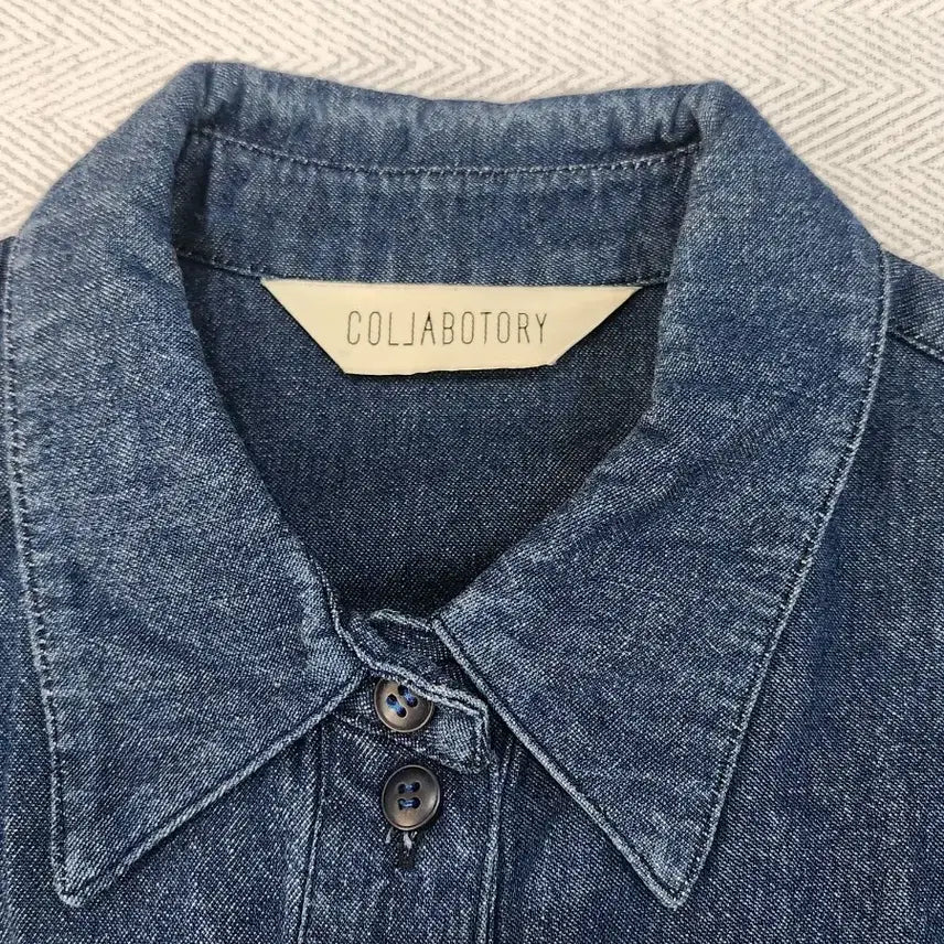 [BUNJANG] Collaboratori Denim Shirt (Size 66) / [66] 콜라보토리 데님 셔츠 여성 66