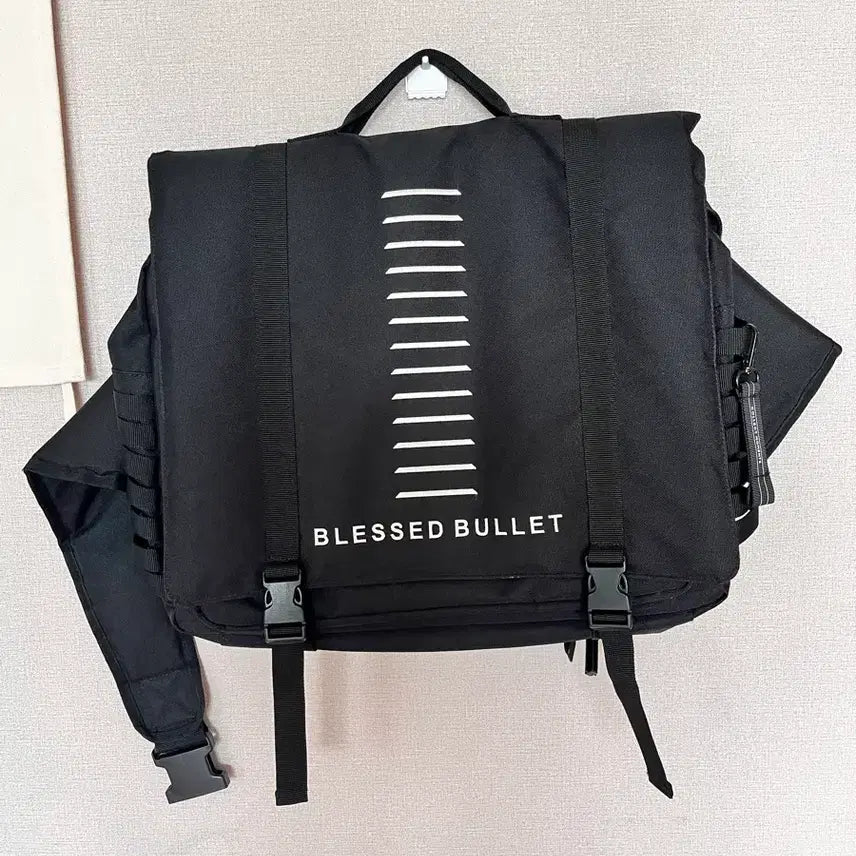 [BUNJANG] Blessed Bullet Black Messenger Bag / 블레스드 뷸렛 블랙 메신저백