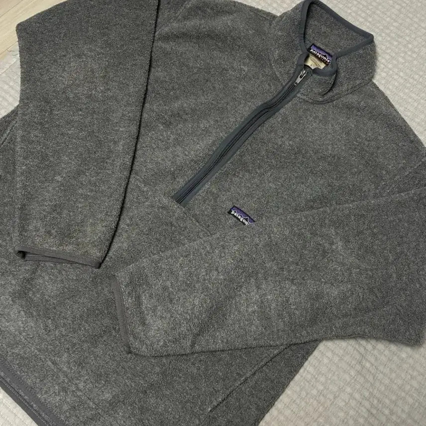 [SOLD OUT] [L] 빈티지 파타고니아 신칠라 하프집업 그레이