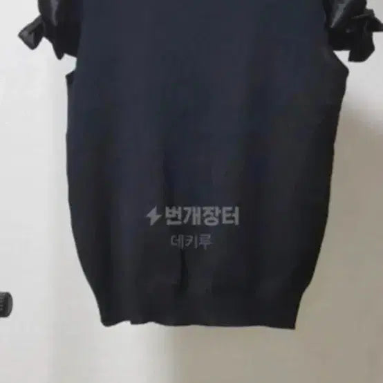 [BUNJANG] Ribbon Sleeve Turtleneck Top / 쏠싸폴라소매리본티free