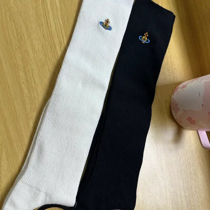 [SOLD OUT] 비비안 웨스트우드 니삭스