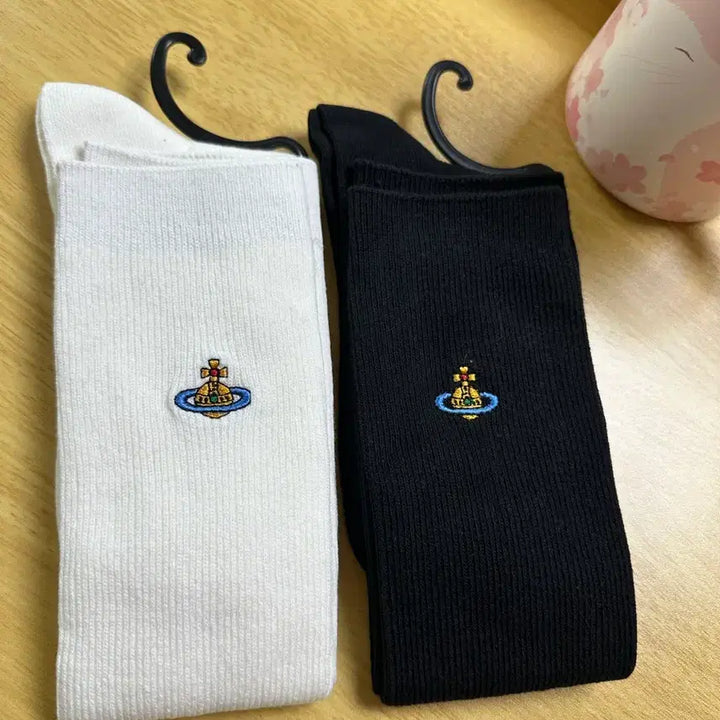 [SOLD OUT] 비비안 웨스트우드 니삭스