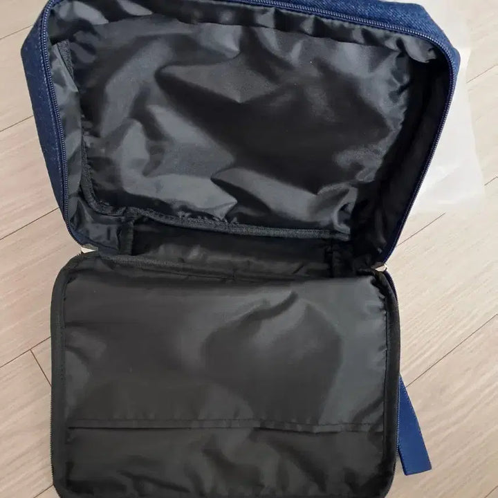 [SOLD OUT] (가격내림)(새상품)올리브영 데님 파우치 가방
