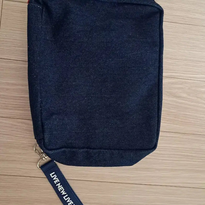 [SOLD OUT] (가격내림)(새상품)올리브영 데님 파우치 가방