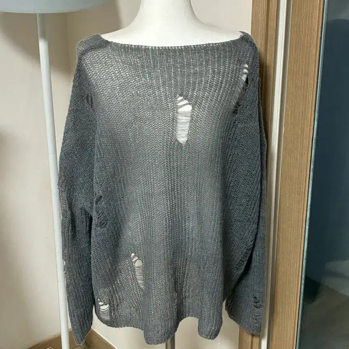[BUNJANG] Gray Damage Knit Sweater / 그레이 데미지 니트