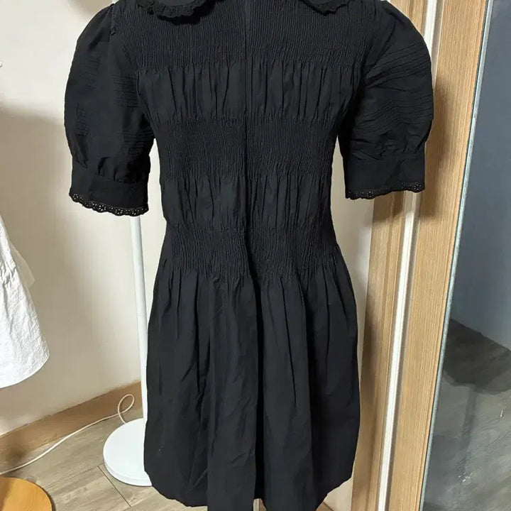 [SOLD OUT] 블랙 셔링 퍼프 반팔 원피스