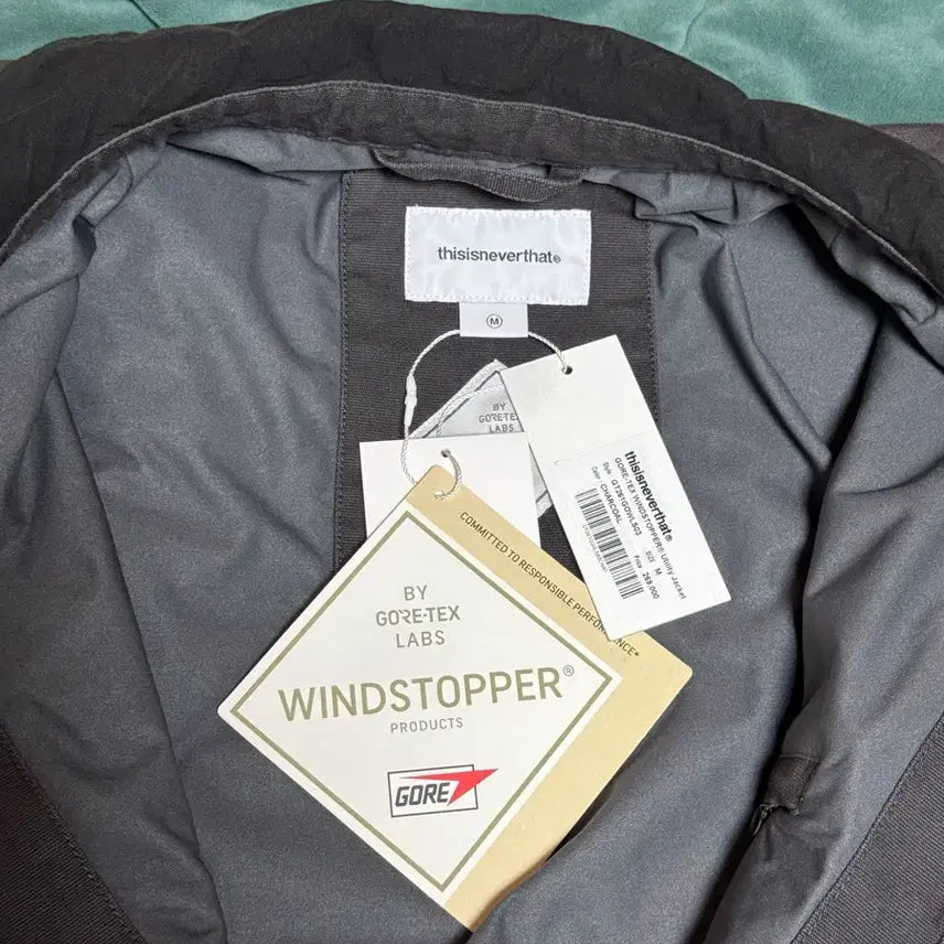 [BUNJANG] thisisneverthat Gore-Tex Windstopper Utility Jacket Charcoal M / 디스이즈네버댓 고어텍스 윈드스토퍼 유틸리티 자켓 차콜 M