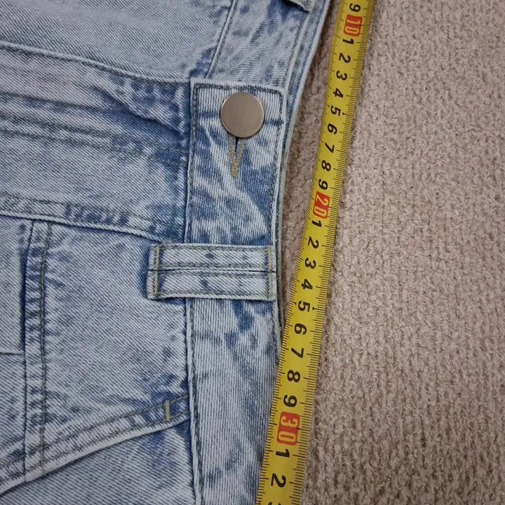 [SOLD OUT] 에고이스트 연청 플리츠 데님 반바지