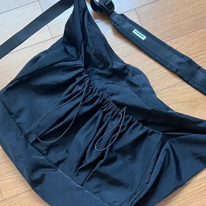[BUNJANG] Headermint Parachute Shoulder Bag Black / 헤더먼트 파라슈트 숄더백 블랙